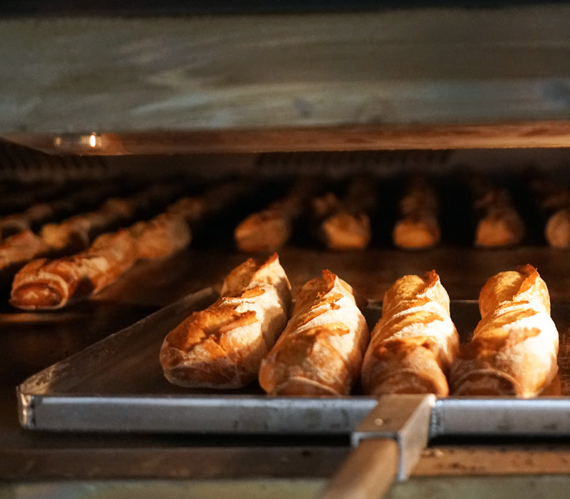 Gift a box of bread and pastries to your loved ones 🎁